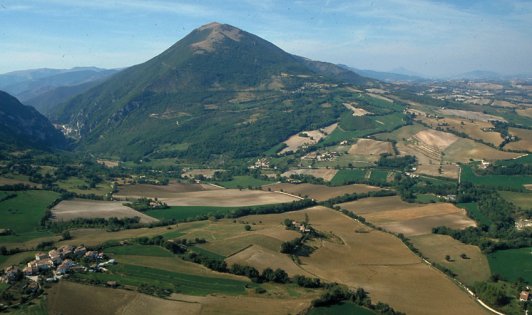 General view on the Upper Potenza Valley.